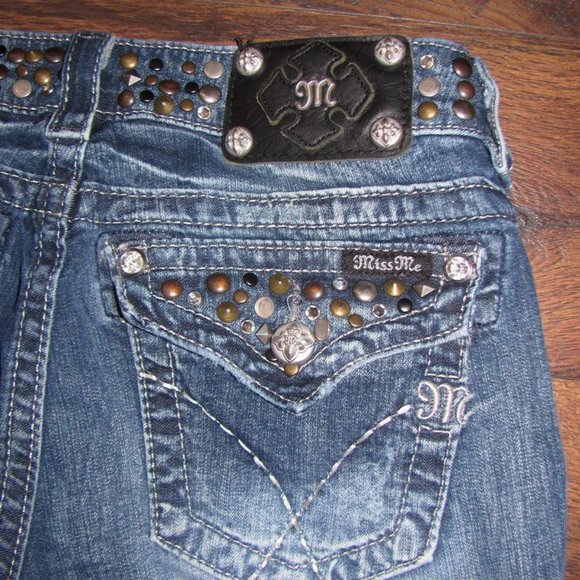 Miss Me Jeans Size 28 Signature Cuffed Capri studded embellished distressed - Picture 9 of 12